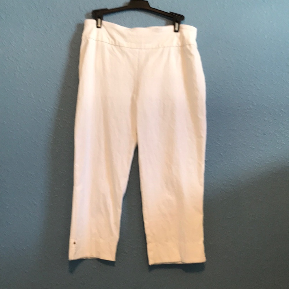 White Capri pants.